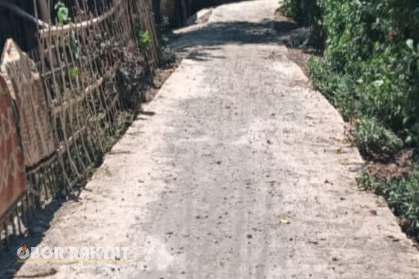 Bondowoso, Obor Rakyat – Dugaan penyimpangan pengelolaan Dana Desa (DD) di Desa Petung, Kecamatan Pakem, Kabupaten Bondowoso mencuat ke publik setelah salah satu media online (D- inisial) menyiarkan berita. Sejumlah kejanggalan mulai dari proyek fiktif hingga infrastruktur rusak yang belum lama dibangun menjadi sorotan warga dan aktivis masyarakat sipil.