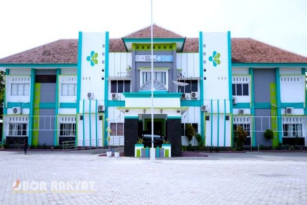 Situbondo, Obor Rakyat – Pemerintah Kabupaten (Pemkab) Situbondo menegaskan komitmennya dalam meningkatkan layanan kesehatan dasar dengan mengalokasikan dana sebesar Rp4,5 miliar dari Dana Bagi Hasil Cukai Hasil Tembakau (DBHCHT) Tahun 2025.