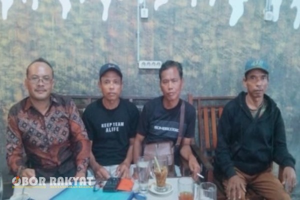 Simalungun, Obor Rakyat – Proses hukum terhadap kasus dugaan tindak pidana penganiayaan yang dialami oleh Ali Adam Saragih (44), warga Nagori Buttu Bayu, Kecamatan Silou Kahean, Kabupaten Simalungun, terus bergulir di Polres Simalungun. Namun, pihak korban menilai penanganan kasus ini belum menyentuh seluruh pihak yang diduga terlibat, termasuk dugaan pembiaran oleh oknum Pangulu setempat.