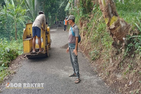 Bondowoso, Obor Rakyat – Pemerintah Desa (Pemdes) Wonosari, Kecamatan Grujugan, Kabupaten Bondowoso, Jawa Timur, kembali menunjukkan komitmen kuat dalam pembangunan infrastruktur berbasis kebutuhan masyarakat melalui pengelolaan Dana Desa Tahun Anggaran 2025.