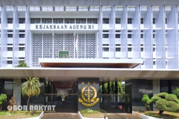 Jakarta, Obor Rakyat – Kejaksaan Agung (Kejagung) menyambut positif putusan Mahkamah Konstitusi (MK) yang menyatakan bahwa penangkapan terhadap jaksa yang sedang menjalankan tugas hanya dapat dilakukan dengan izin Jaksa Agung, kecuali dalam hal tertangkap tangan (operasi tangkap tangan/OTT) atau kasus pidana berat seperti kejahatan dengan ancaman hukuman mati dan tindak pidana terhadap keamanan negara.