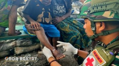 Satgas Yonif 521/DY Hadirkan Senyuman di Jayawijaya Lewat Pelayanan Kesehatan Humanis