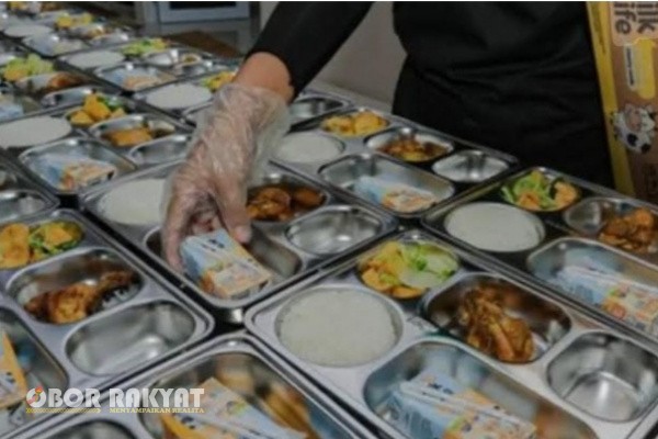 Jakarta, Obor Rakyat – Badan Gizi Nasional (BGN) menghapus sebanyak 1.414 usulan mitra Satuan Pelayanan Pemenuhan Gizi (SPPG) karena tidak menunjukkan perkembangan selama lebih dari 45 hari. Langkah ini merupakan bagian dari evaluasi menyeluruh terhadap kelayakan mitra dalam mendukung Program Makan Bergizi Gratis (MBG).
