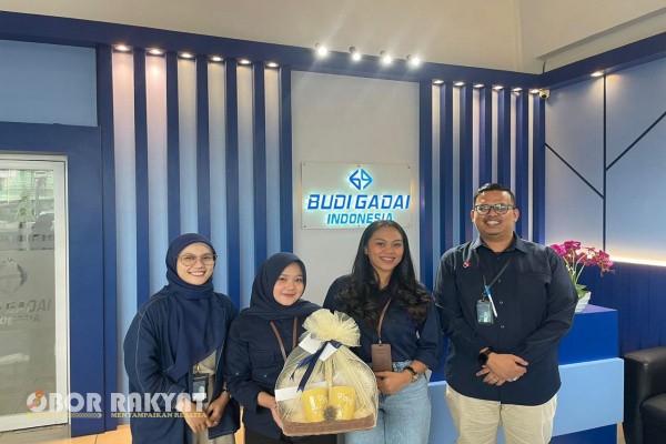 Medan, Obor Rakyat – Dalam upaya memperkuat kolaborasi dan menggali potensi layanan digital di sektor multifinance, Account Manager (AM) Business Service (BS) Witel Sumut, Mhd Khafiroh Zamzamy Sormin, melakukan kunjungan ke PT Budi Gadai Indonesia pada Senin (20/10/2025), lalu.