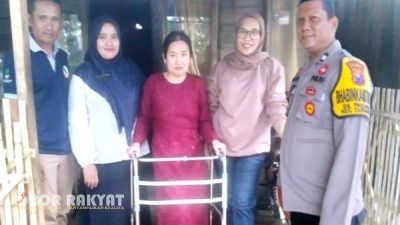 Aiptu Ahmad Abadi dan Relawan Sosial Bantu Ibu Difabel di Bondowoso, Bukti Polisi Humanis Masih Ada
