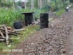Warga Hentikan Proyek Pengaspalan di Desa Wonokusumo Bondowoso Diduga Tak Sesuai Spesifikasi