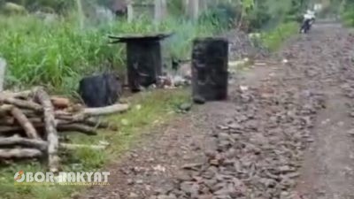 Warga Hentikan Proyek Pengaspalan di Desa Wonokusumo Bondowoso Diduga Tak Sesuai Spesifikasi