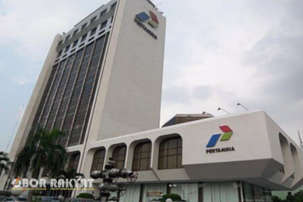 Jakarta, Obor Rakyat – PT Pertamina Patra Niaga menyampaikan permintaan maaf kepada masyarakat atas banyaknya keluhan pengguna sepeda motor yang mengalami gangguan mesin atau “brebet” setelah mengisi bahan bakar minyak (BBM) jenis Pertalite di sejumlah wilayah Jawa Timur.