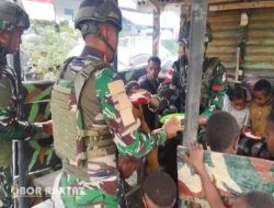 Satgas Yonif 521/DY Gelar Makan Bersama Anak Papua di Yahukimo, Wujudkan Kebersamaan dan Peduli Gizi