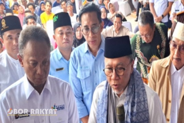 Bondowoso, Obor Rakyat — Menteri Koordinator Bidang Pangan Indonesia, Zulkifli Hasan, melakukan kunjungan kerja ke Kabupaten Bondowoso, Jawa Timur, Rabu (5/11/2025).