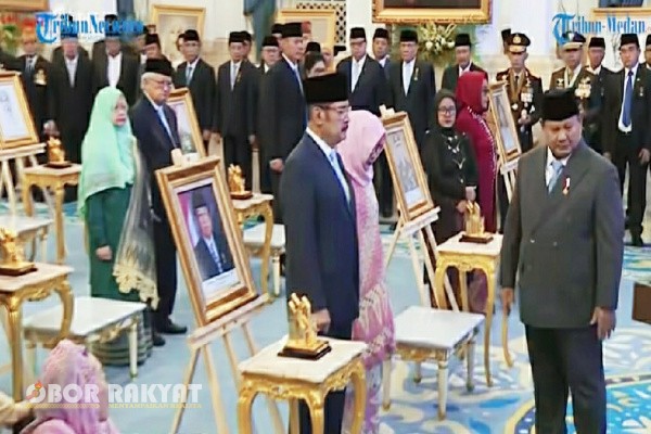 Jakarta, Obor Rakyat — Presiden Prabowo Subianto resmi mengumumkan penetapan gelar Pahlawan Nasional kepada 10 tokoh bangsa, termasuk Presiden ke-2 Republik Indonesia, Jenderal (Purn) Soeharto.
