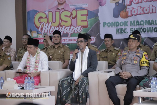 Jember, Obor Rakyat – Melalui kegiatan “Gus’e Menyapa”, Bupati Jember Muhammad Fawait atau yang akrab disapa Gus Fawait, menggelar pertemuan bersama para tokoh tani di Pondok Pesantren Maqnaul Ulum, Desa Sukorejo, Kecamatan Sukowono, Senin (10/11/2025).