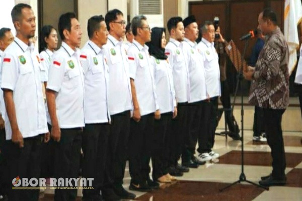 Bondowoso, Obor Rakyat – Komite Olahraga Nasional Indonesia (KONI) Provinsi Jawa Timur secara resmi mengukuhkan kepengurusan KONI Kabupaten Bondowoso masa bakti 2025–2029 dalam acara yang berlangsung khidmat di Pendopo Raden Bagus Asra, Rabu (12/11/2025).