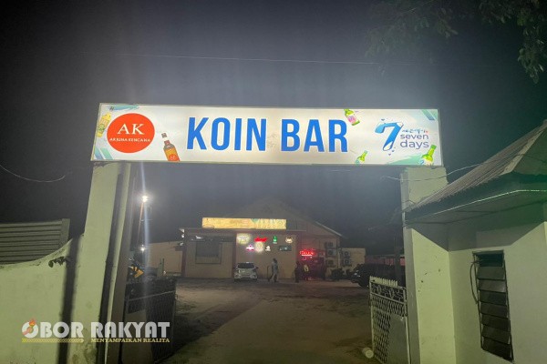 Pematangsiantar, Obor Rakyat – Manajemen tempat hiburan malam (THM) Koin Bar Pematangsiantar menanggapi tegas pemberitaan miring yang menyebut adanya dugaan pengendalian narkoba jenis ekstasi di lingkungan tempat hiburan tersebut. Melalui perwakilannya, Putri, pihak manajemen menepis tudingan bahwa mantan manajer mereka, Mimi, masih mengendalikan peredaran narkoba dari balik jeruji.