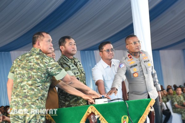 Banyumas, Obor Rakyat – Kepala Staf Angkatan Darat (Kasad) Jenderal TNI Maruli Simanjuntak, M.Sc., meresmikan instalasi pompa hidram di Kecamatan Rawalo, Kabupaten Banyumas, Jawa Tengah, Kamis (13/11/2025).