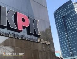 Istri Kasatlantas Polres Batu Bungkam Usai Diperiksa KPK Terkait Dugaan Korupsi CSR BI–OJK