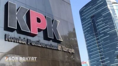 Istri Kasatlantas Polres Batu Bungkam Usai Diperiksa KPK Terkait Dugaan Korupsi CSR BI–OJK