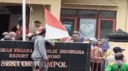 Ratusan Warga Geruduk Polsek Ijen Bondowoso, Penurunan Bendera Merah Putih Picu Kecaman Publik