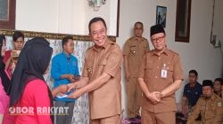 34 Buruh Pabrik Rokok Dua Putri Ratu Terima BLT DBHCHT Tahap II, Pemkab Bondowoso Pastikan Penyaluran Tanpa Potongan