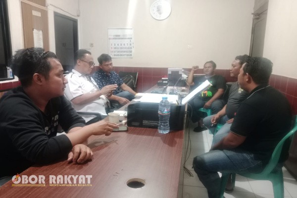 Surabaya, Obor Rakyat – Polsek Tandes Polrestabes Surabaya terus mengintensifkan penyelidikan terkait kasus pencurian kendaraan bermotor (curanmor) yang sempat viral melalui rekaman CCTV di halaman Kantor Kecamatan Tandes.