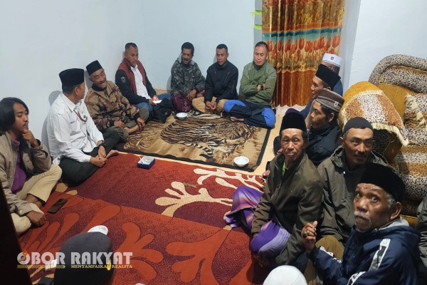 Bondowoso, Obor Rakyat — Perum Perhutani Kesatuan Pemangkuan Hutan (KPH) Bondowoso menggelar sosialisasi kerjasama pengembangan agroforestry bersama anggota Lembaga Masyarakat Desa Hutan (LMDH) Gunung Hijau, Desa Kalianyar, Kecamatan Sempol, Rabu (19/11/2025).