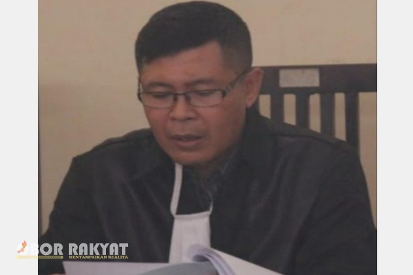 Bondowoso, Obor Rakyat – Peringatan Hari Ulang Tahun (HUT) ke-61 Partai Golkar yang digelar DPD Partai Golkar Bondowoso di Lapangan Koncer Kidul, Kecamatan Tenggarang, Minggu (23/11/2025), tak hanya menjadi ajang konsolidasi politik, tetapi juga memunculkan diskursus penting mengenai arah pembangunan daerah dan fungsi partai politik di tengah demokrasi.