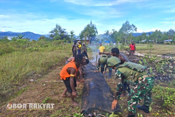 Yalimo, Obor Rakyat — Upaya humanis TNI kembali terlihat di Distrik Elelim, Kabupaten Yalimo, Papua Pegunungan, melalui kegiatan anjangsana, bakti sosial, serta dukungan terhadap persiapan peresmian gereja yang dilaksanakan Satgas Pamtas Kewilayahan Yonif 521/DY Pos Kout Elelim, pada Senin (24/11/2025).