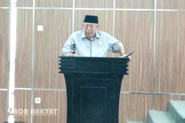 Bondowoso, Obor Rakyat — Fraksi Partai Persatuan Pembangunan (F-PPP) DPRD Bondowoso melayangkan kritik keras terhadap rencana pengadaan dua unit mobil baru pada Bagian Umum Sekretariat Daerah (Setda) Kabupaten Bondowoso. Fraksi menilai alokasi anggaran tersebut tidak mencerminkan kebutuhan riil masyarakat dan perlu segera dievaluasi.