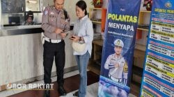Satlantas Polres Bondowoso Gencarkan “Polantas Menyapa”, Edukasi Keselamatan Lalu Lintas di Operasi Zebra Semeru 2025
