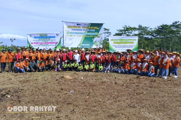 Bondowoso, Obor Rakyat – Perhutani Kesatuan Pemangkuan Hutan (KPH) Bondowoso resmi memulai kegiatan ground breaking penanaman sebagai bagian dari program rehabilitasi serta optimalisasi kawasan hutan produksi.