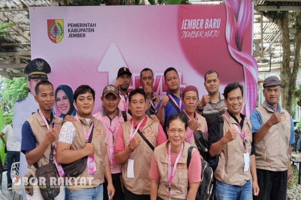 Jember, Obor Rakyat – Lebih dari 25 wartawan Gabungan Wartawan Indonesia (GWI) Jember turut berpartisipasi aktif dalam kegiatan Level Up Media Jember Gelombang Kedua yang digelar Dinas Komunikasi dan Informatika (Diskominfo) Kabupaten Jember di Kafe Tebing Taman Botani Sukorambi, Kamis (27/11/2025).