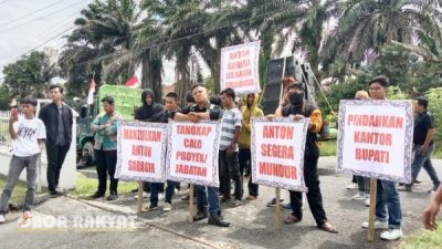 Aksi Pemakzulan Bupati Simalungun Diwarnai Penghadangan dan Penghinaan Simbol Negara, Aktivis: “Hentikan Kriminalisasi!”