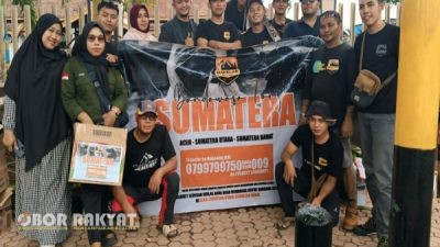 Pray for Sumatra, Tim Makelar Akhirat Gelar Aksi Ngamen Bersama untuk Korban Banjir