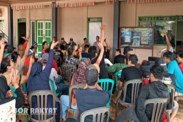 Bondowoso, Obor Rakyat – Rencana pembangunan Koperasi Desa/Kelurahan Merah Putih (KDKMP) atau Kopdes di Desa Gambangan, Kecamatan Maesan, Kabupaten Bondowoso, Provinsi Jawa Timur, memicu polemik. Sejumlah pemuda dan warga menolak pembangunan tersebut karena direncanakan berdiri di lapangan desa yang selama bertahun-tahun menjadi pusat aktivitas masyarakat.