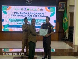 Perhutani Serahkan Penghargaan kepada Kejari Bondowoso atas Dukungan Penegakan Hukum Lingkungan