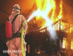 Kebakaran Melanda Pasar Induk Kramat Jati, Api Masih Menyala hingga Pagi Hari