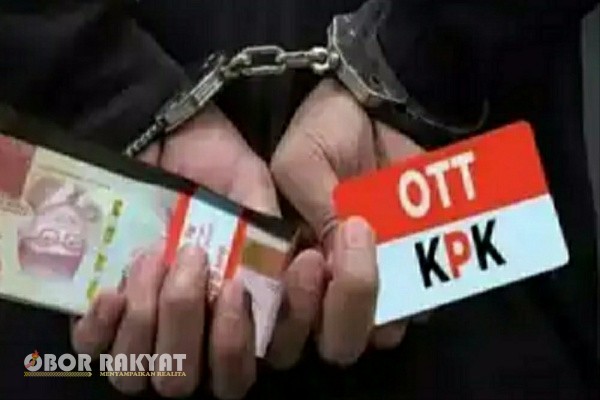 Jakarta, Obor Rakyat – Komisi Pemberantasan Korupsi (KPK) kembali melakukan operasi tangkap tangan (OTT) di Kalimantan Selatan (Kalsel). Dalam operasi yang berlangsung pada Kamis, 18 Desember 2025 tersebut, KPK mengamankan enam orang, termasuk pejabat dari Kejaksaan Negeri Hulu Sungai Utara (HSU).