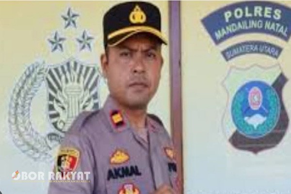 Medan, Obor Rakyat — Kepolisian Daerah Sumatera Utara (Polda Sumut) melakukan pemeriksaan terhadap Kapolsek Muara Batang Gadis dan sejumlah anggotanya menyusul insiden kaburnya tahanan kasus narkoba berinisial R. Pemeriksaan dilakukan oleh Bidang Profesi dan Pengamanan (Bid Propam) Polda Sumut sebagai langkah penegakan disiplin internal.