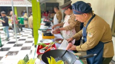 Peringati Hari Ibu Nasional ke-97, Perhutani KPH Bondowoso Gelar Lomba Memasak Nasi Goreng