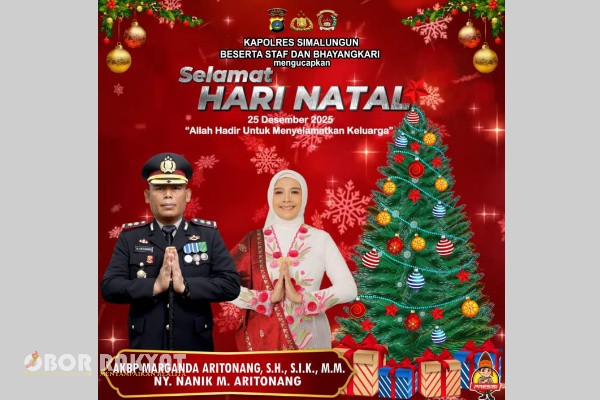 Simalungun, Obor Rakyat – Kepala Kepolisian Resor (Kapolres) Simalungun AKBP Marganda Aritonang, bersama Ketua Bhayangkari Cabang Simalungun Ny. Nanik M. Aritonang, menyampaikan ucapan Selamat Hari Natal 25 Desember 2025 kepada seluruh masyarakat, khususnya umat Kristiani di Kabupaten Simalungun.