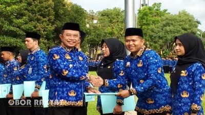 Bupati Bondowoso Serahkan SK Pengangkatan 4.502 PPPK Paruh Waktu Formasi 2025