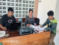 Sekcam Grujugan Bondowoso Tetap Lembur di Hari Libur Nasional, Dampingi Penyelesaian APBDes 11 Desa