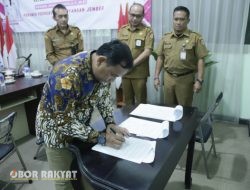 Sertijab Dirut Dua BUMD Jember, Pj Sekda Tekankan Kinerja Presisi dan Penguatan SDM