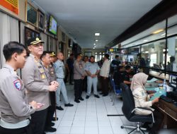 Kapolres Jember Tinjau Pelayanan Samsat Teratai dan dr. Soebandi, Pastikan Bebas Pungli dan Berbasis Digital