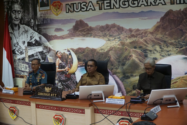 Kupang, Obor Rakyat – Gubernur Nusa Tenggara Timur (NTT) Emanuel Melkiades Laka Lena menegaskan komitmen penuh Pemerintah Provinsi NTT dalam membenahi persoalan Pekerja Migran Indonesia (PMI) asal NTT yang selama ini didominasi sektor informal berisiko tinggi dan penempatan nonprosedural.