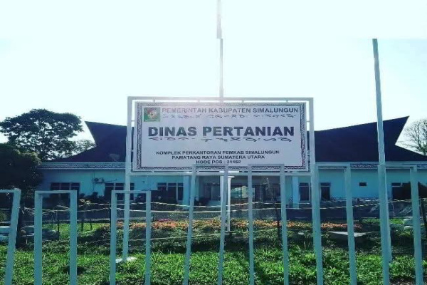 Simalungun, Obor Rakyat – Kasus dugaan penyelewengan pupuk bersubsidi yang terjadi di Kecamatan Silau Kahean, Kabupaten Simalungun, Provinsi Sumatera Utara, kini menjadi perbincangan hangat di tengah masyarakat sejumlah nagori di wilayah tersebut.