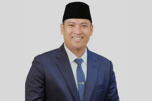 Ngada, Obor Rakyat – Sudaryono, politikus muda Indonesia yang saat ini menjabat sebagai Wakil Menteri Pertanian RI, terus menunjukkan karakter kepemimpinan visioner dan berorientasi pada pelayanan publik.