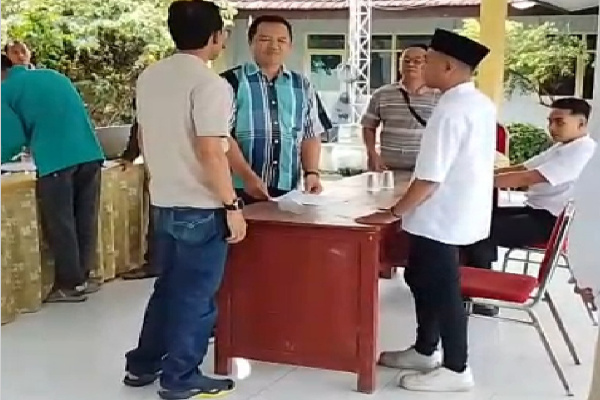 Bondowoso, Obor Rakyat – Pelaksanaan tes rekrutmen perangkat Desa Sumber Salam, Kecamatan Tenggarang, Kabupaten Bondowoso, Jawa Timur, resmi dibatalkan dan ditunda.