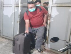 KPK Geledah Kantor KSPPS Artha Bahana Syariah di Pati, Sita Lima Koper Dokumen