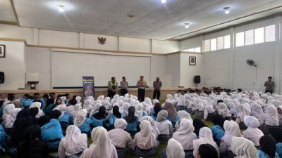Polantas Menyapa Siswa SMKN 2 Bondowoso, Satlantas Tekankan Keselamatan Berlalu Lintas Sejak Dini